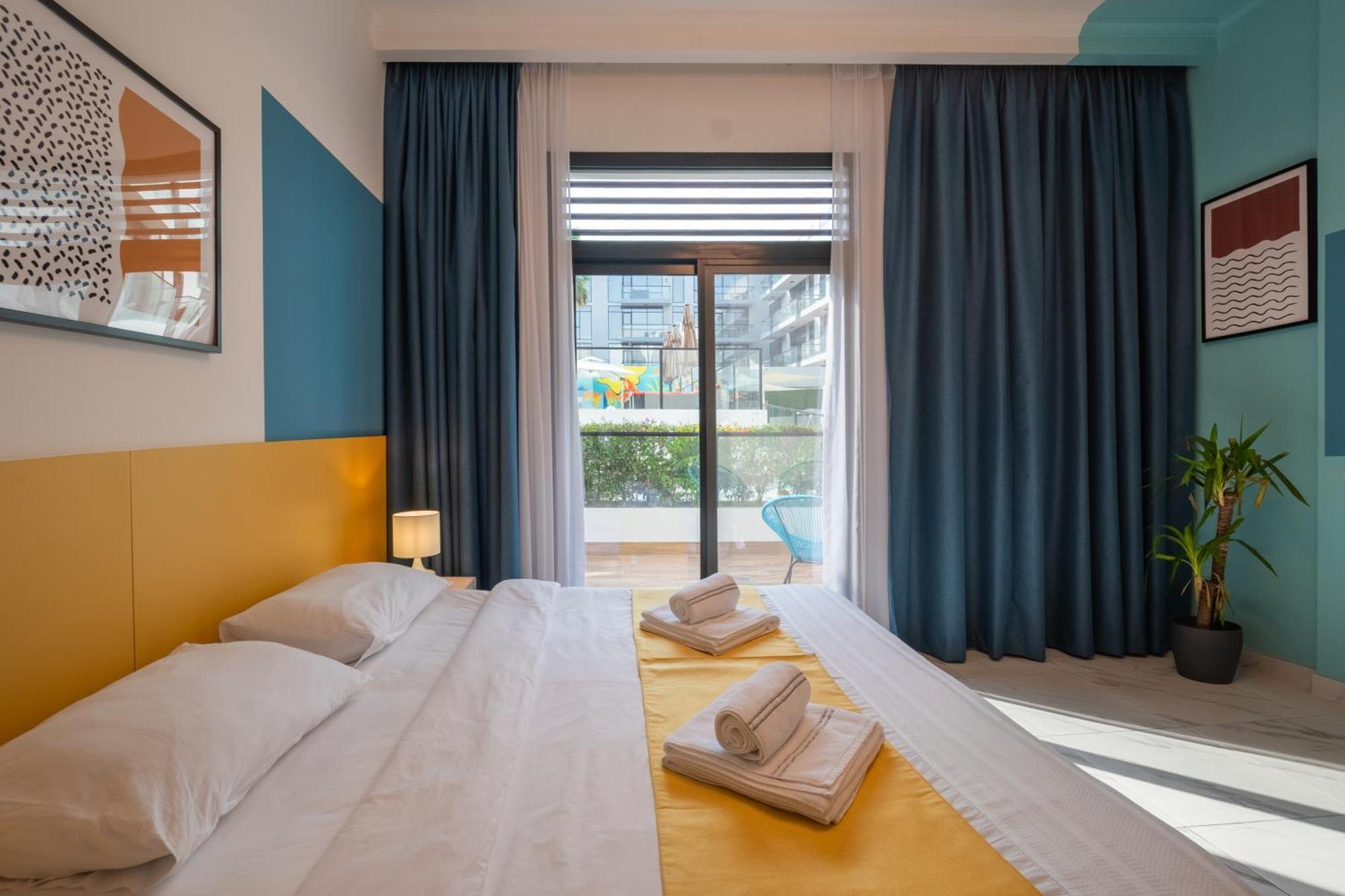 Aparthotel Izzzi Life Mint Dubái Exterior foto