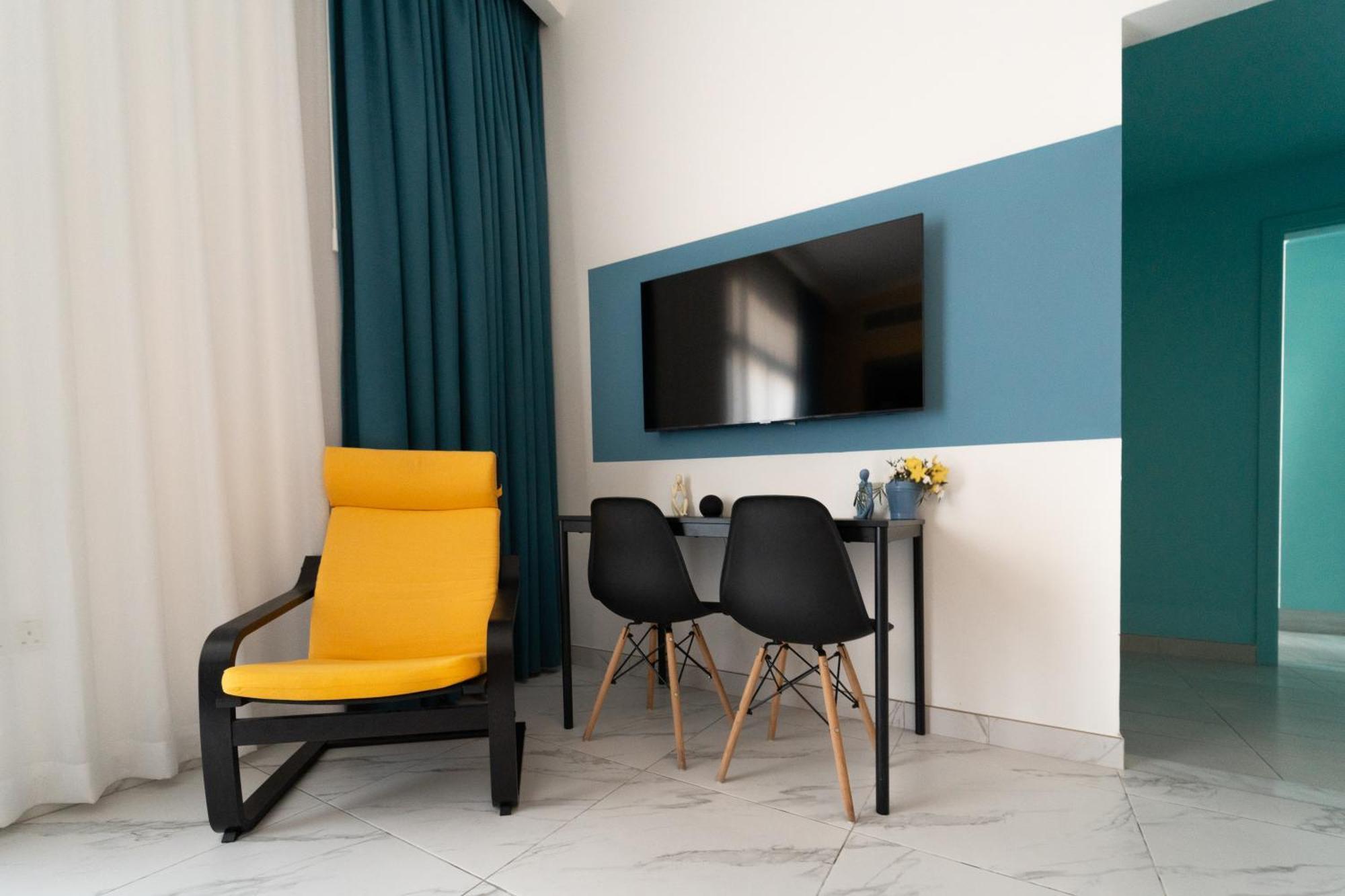 Aparthotel Izzzi Life Mint Dubái Exterior foto