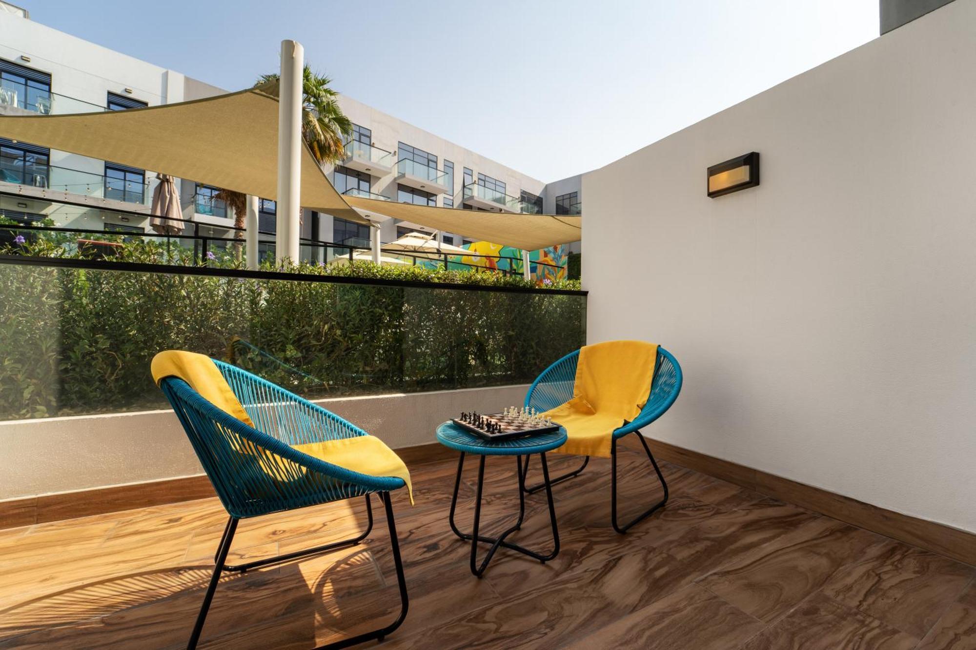 Aparthotel Izzzi Life Mint Dubái Exterior foto