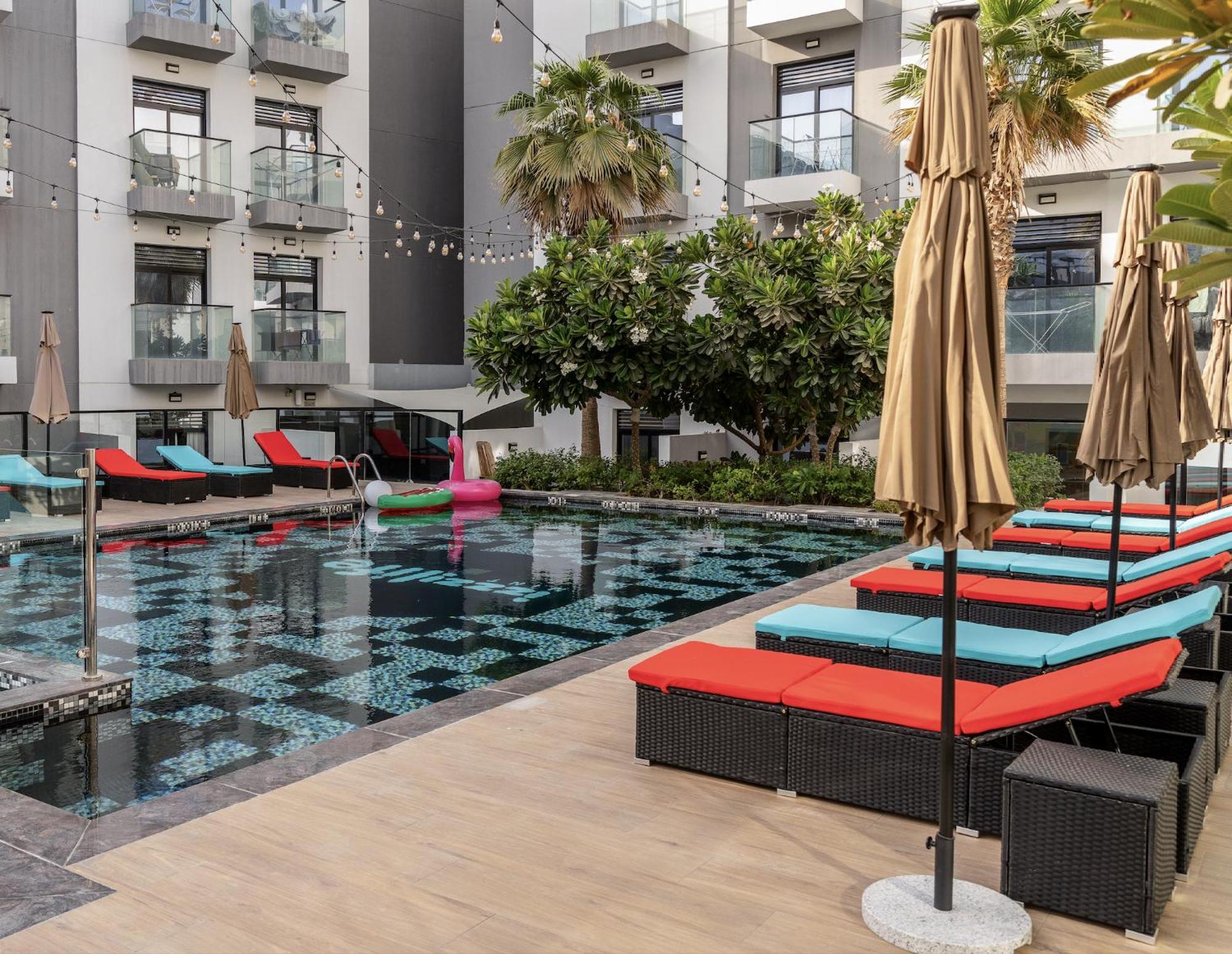 Aparthotel Izzzi Life Mint Dubái Exterior foto